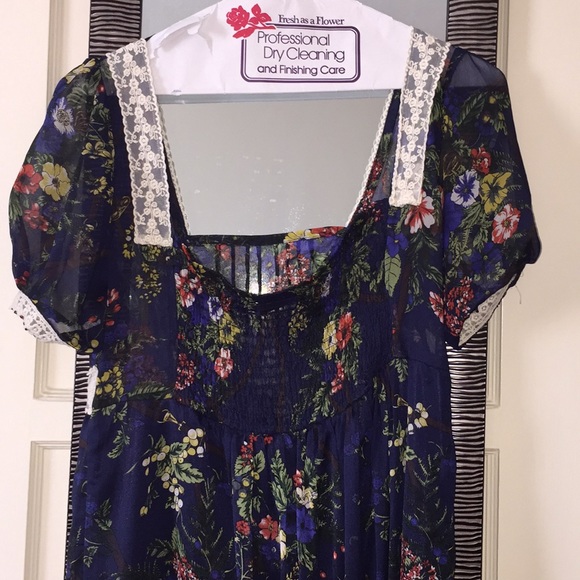 Dress - Picture 3 of 4